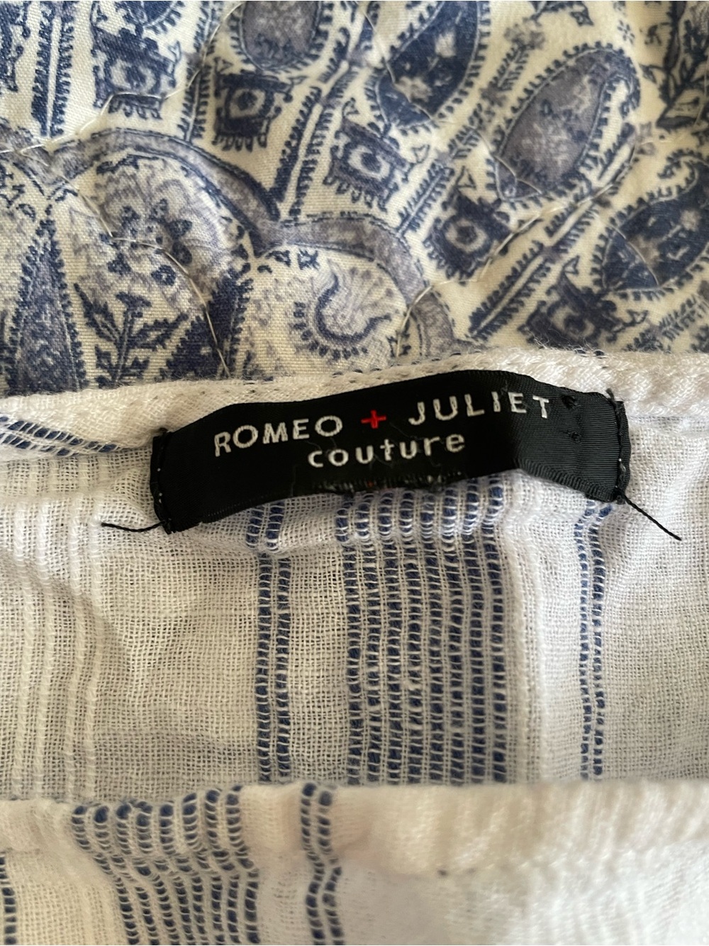 Romeo & Juliet Couture White and Blue Paisley Blouse